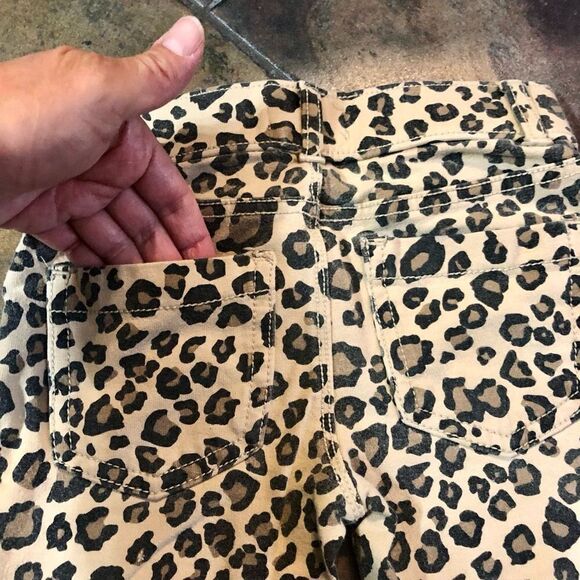 Girls Bundle 2 Pairs of Pants - Cheetah Pull-on Leggings, Snap with Elastic Wais - Picture 7 of 16